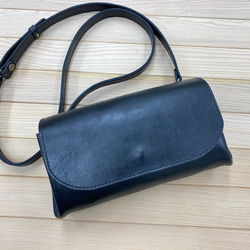 お財布ショルダーポーチ（ブラック）カード４０枚分 バッグやポシェットのような大容量長財布 2枚目の画像