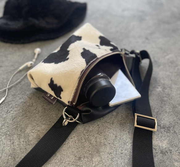 秋冬搭配 動物紋迷你肩包（單色） 牛紋生態毛皮 x 生態皮革 外出 Pochette Sacoche 第8張的照片
