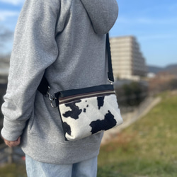 秋冬搭配 動物紋迷你肩包（單色） 牛紋生態毛皮 x 生態皮革 外出 Pochette Sacoche 第4張的照片