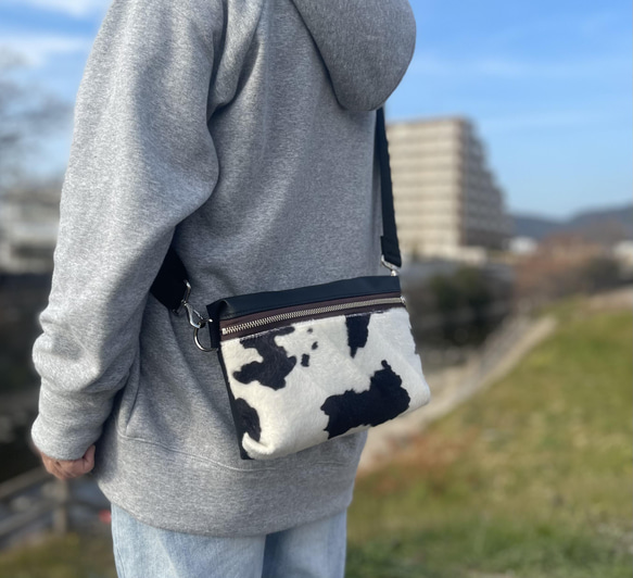 秋冬搭配 動物紋迷你肩包（單色） 牛紋生態毛皮 x 生態皮革 外出 Pochette Sacoche 第4張的照片