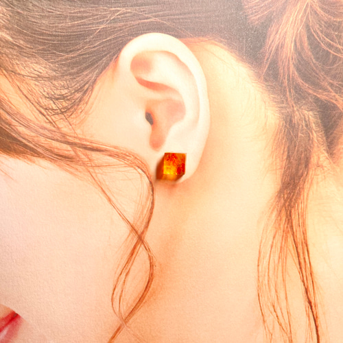 受注制作】《No.107》琉球ガラスガレット キューブピアス ピアス 