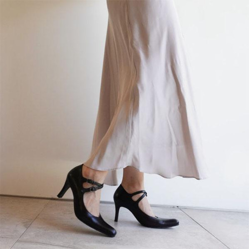 ☆ラインの美しいクロスストラップパンプス☆ 21.5㎝~25.5 ☆ラインの美しいクロスストラップパンプス☆ 21.5㎝~25.5