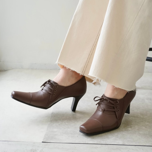 スクエアトゥレースアップパンプス☆ 21.5㎝～25.5㎝ブラック・マロン