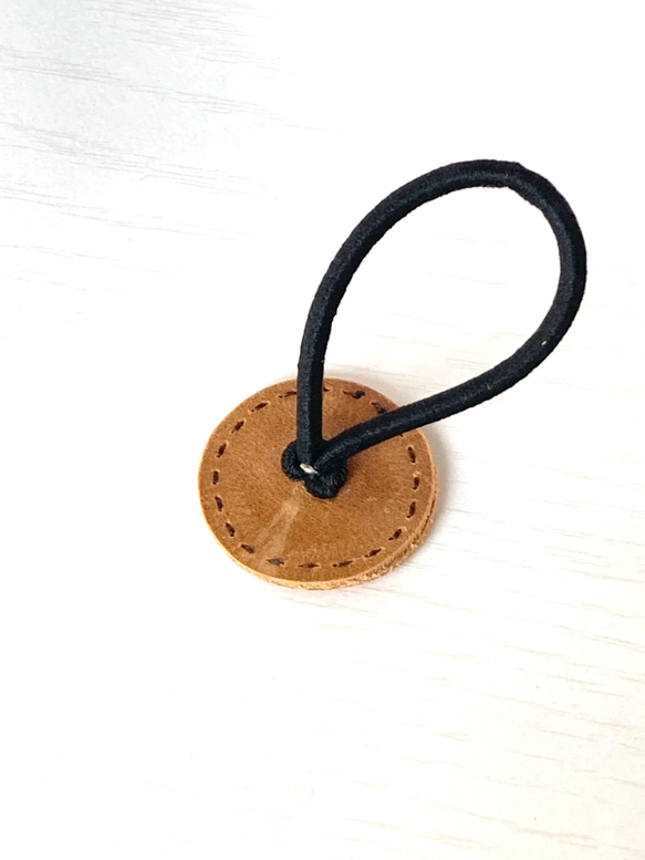 新色♡まんまるかわいいレザーのヘアゴム　　赤／茜色 4枚目の画像