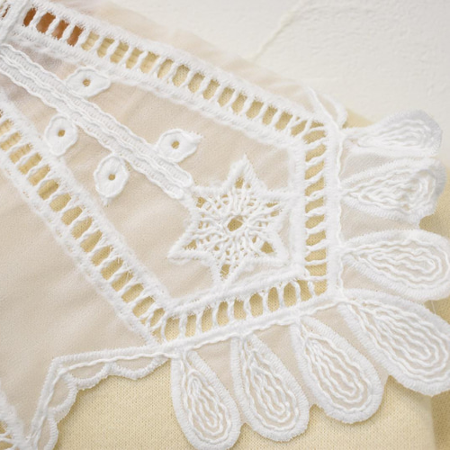 送料無料）六角形のお花×タッセル風刺繍レースつけ襟（白）【No.738