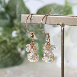 トリプレットクリスタルと淡色天然色のピアス｜Aiglê ピアス（フック