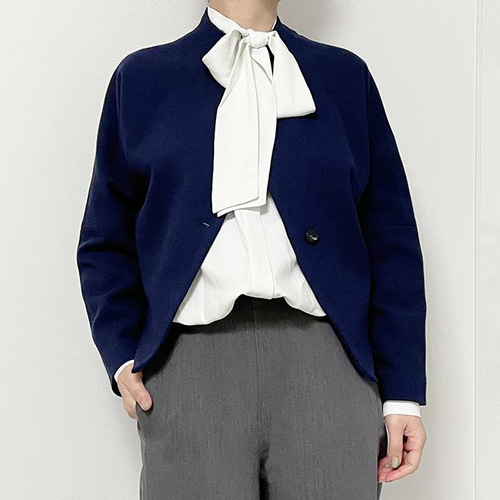 な*つ様 極美品 cen. ステッチショートジャケット ネイビー マーリエ ル カセット Maglie le cassetto 《M Maglie le cassetto