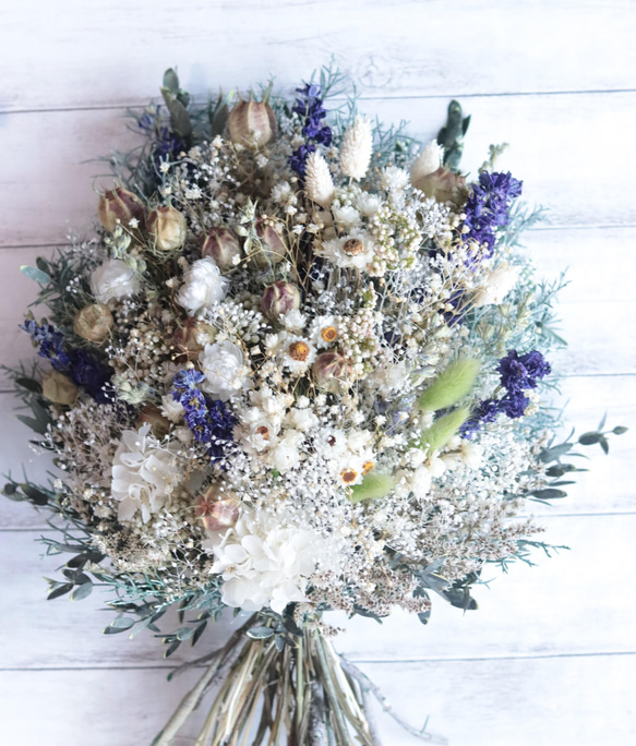 風船ポピーとデルフィニウムのクラッチブーケ(30㎝)&ブートニア～ネイビーリボン～＊プリザーブド&ドライフラワー 風船ポピーとデルフィニウムのクラッチブーケ(30㎝)&ブートニア～ネイビーリボン～＊プリザーブド&ドライフラワー C1679623972(12740円)