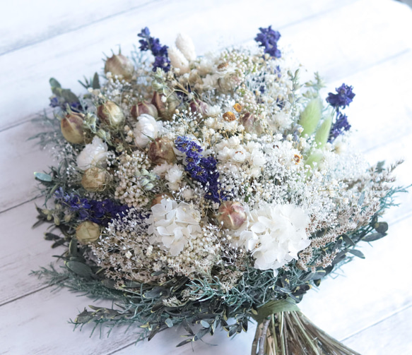 風船ポピーとデルフィニウムのクラッチブーケ(30㎝)&ブートニア～ネイビーリボン～＊プリザーブド&ドライフラワー 風船ポピーとデルフィニウムのクラッチブーケ(30㎝)&ブートニア～ネイビーリボン～＊プリザーブド&ドライフラワー C1679623972(12740円)