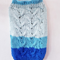 春先取り♪犬服♪コットンのアラン模様の手編みセーター 1枚目の画像