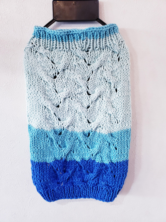 春先取り♪犬服♪コットンのアラン模様の手編みセーター 1枚目の画像
