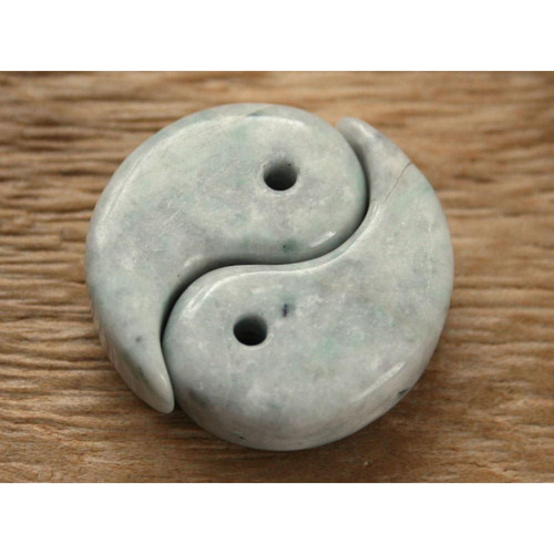 訳あり】糸魚川翡翠ツイン勾玉 M08504 30mm*20mm*10mm＋29mm*19mm*10mm 