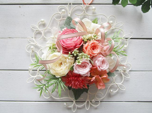 【母の日に】プリザーブドローズのアイアンスワッグ（ピンク）～長く飾れるプリザーブドフラワー～[F221003] 4枚目の画像