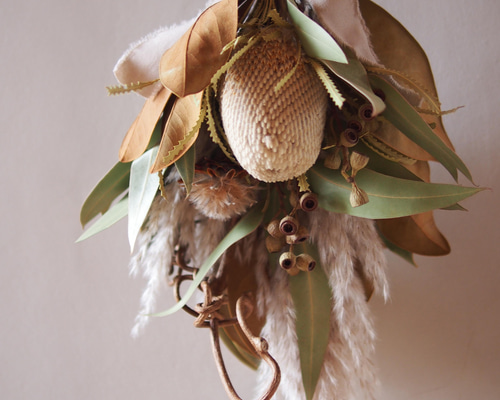 ドライフラワー バンクシアのスワッグ ドライフラワー ユリ 通販