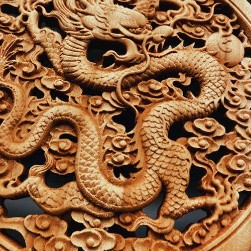 盤竜雲海2 26.5cm（円縁 五爪龍) 参次元彫刻『雅』 透かし彫 楠彫刻