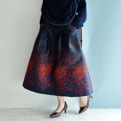 ロング丈 80cm丈 火の粉のような緋色ドットの織り模様のロングスカート  -きまぐれコレクション 8枚目の画像