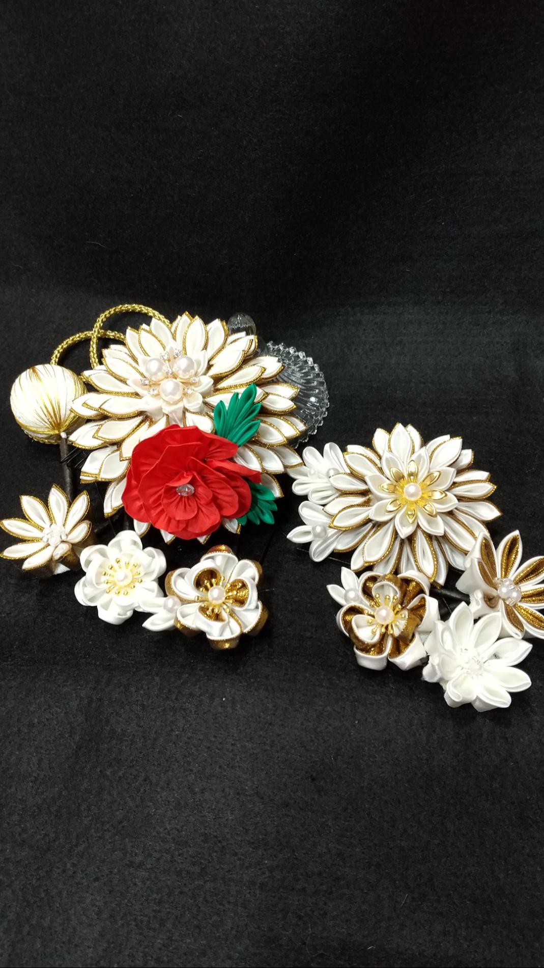 つまみ細工  成人式、卒業式、入学式、婚礼髪飾り｢キャプラ&サテン｣ しろ、赤、金