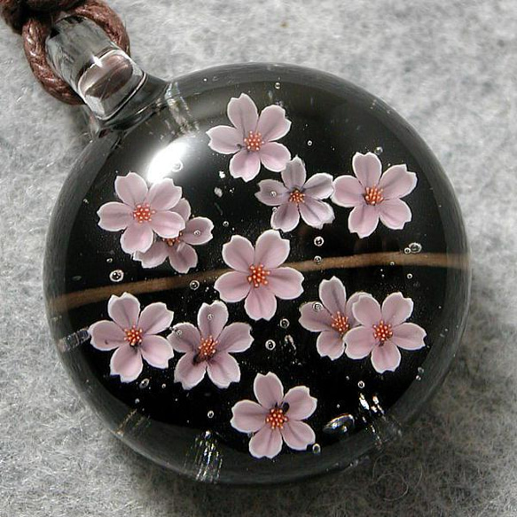 桜咲く とんぼ玉 ガラス ネックレス No2068 1枚目の画像