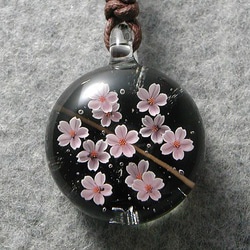 桜咲く とんぼ玉 ガラス ネックレス No2068 2枚目の画像