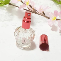 【桜ハンドメイド2022  】 王冠型桜柄のガラスアトマイザー（10ml・弱濃度アルコール対応）〈単品〉 3枚目の画像