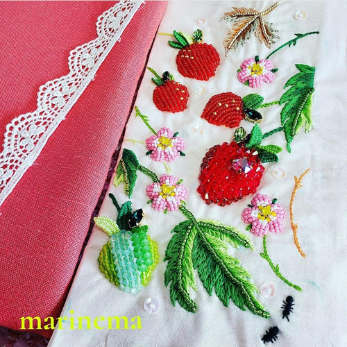苺のビーズ刺繍のがま口バッグ その他バッグ まりねま 通販