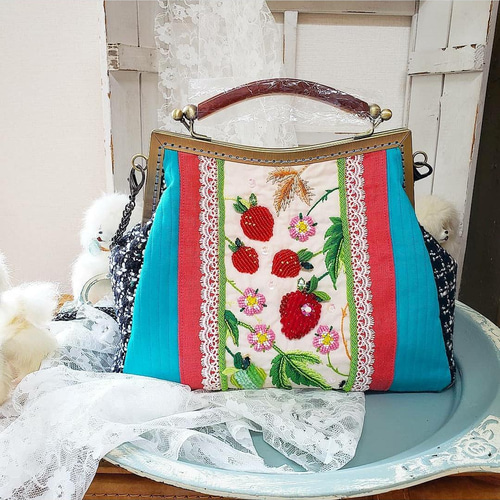 花柄ビーズ刺繍がま口バッグ 美品】ヴィンテージ がま口ビーズバッグ 花柄 両面刺繍 総ビーズ