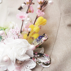 値下げ　春のコサージュ　桃、ミモザ　薔薇　真珠スプレイ　四葉クローバー　和柄等 5枚目の画像