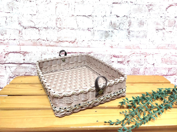 レース編み込み浅カゴ♪④ フリーボックス・小物入れ kagoya・孤高