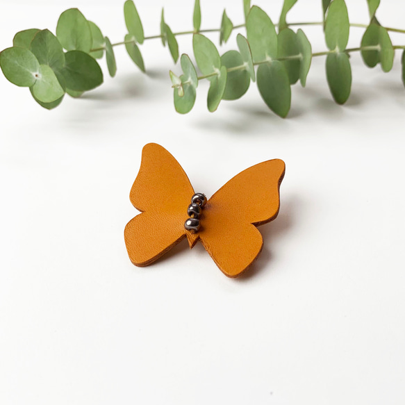 蝶 本革ブローチ オレンジ ブローチ Z-chan(じいちゃん) 通販 13333111