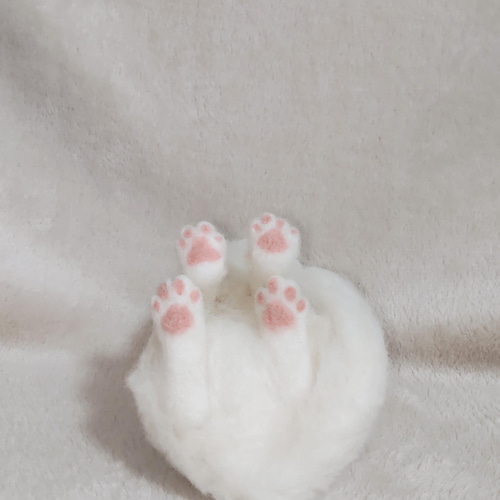 羊毛フェルト　猫　(期間限定7/24まで)　【おかえりの入り口】　白猫親子 受注制作 小さな子猫 白猫 羊毛フェルト - RIKA1007'S GALLERY