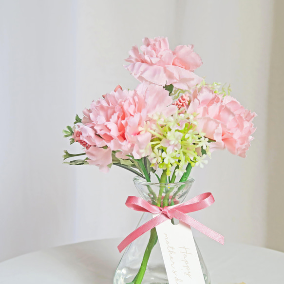 母の日「淡いピンクのカーネーション」マジカルフラワー　ガラス器アレンジ　造花　 2枚目の画像