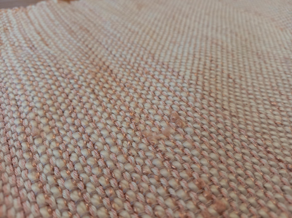手織り　綿と絹のやさしいマフラー　経糸灰ピンク　作品2102 11枚目の画像