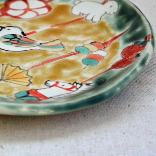 ひな祭りの絵皿 つるしびな 陶器の絵付 カラフルなお皿 うさぎ・スズメ