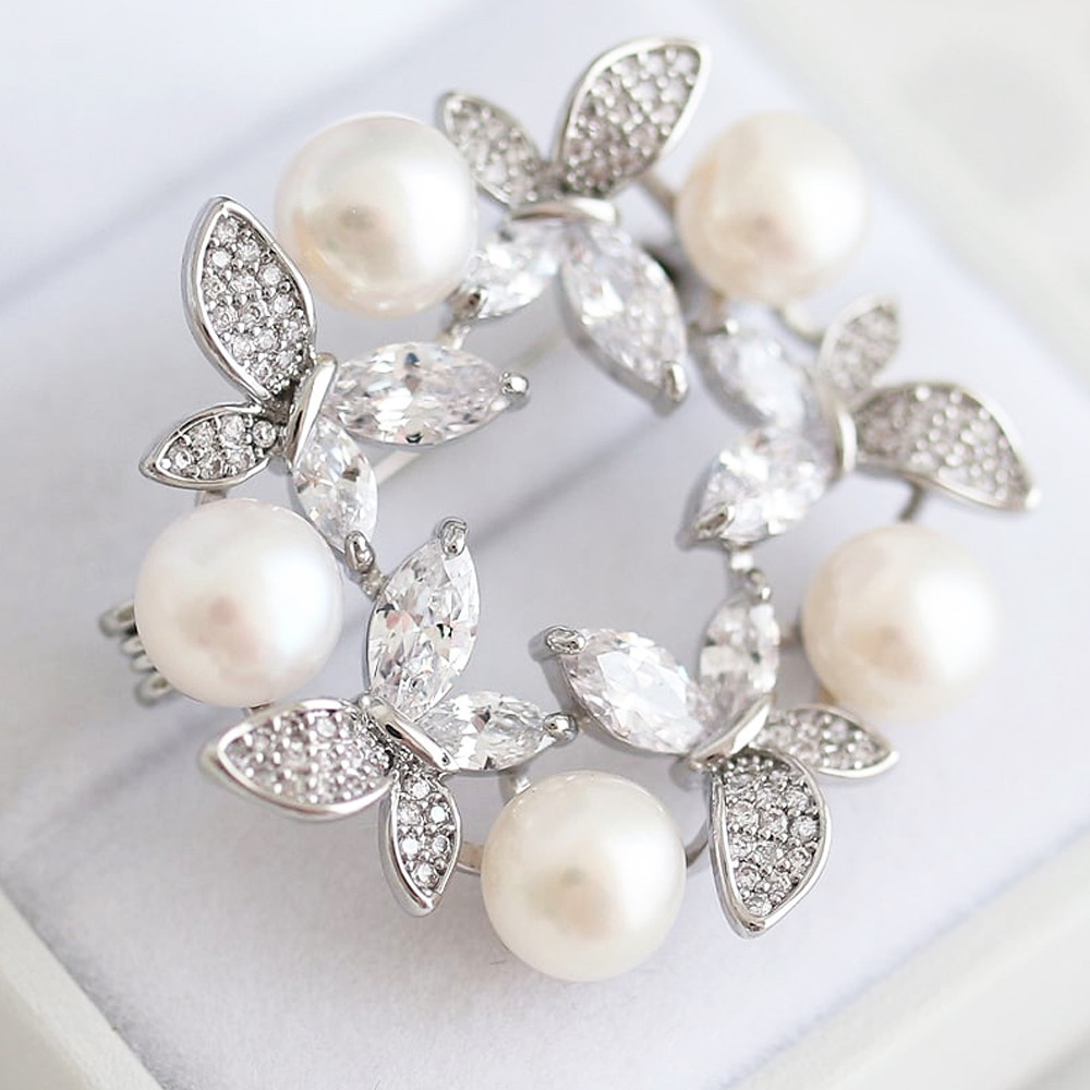 Stella Bridal＊母の日やフォーマルにも＊キュービックジルコニア バタフライ・ダンスブローチ シルバー