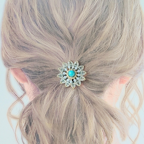 クリスタルビーズとハウライトトルコ 雪の花ヘアゴム ビーズ