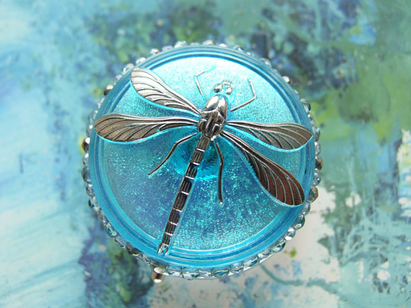 蜻蛉　モスブルーピカソ　チェコガラスボタンのピルケース　小さなジュエリーボックス　一点限り 1枚目の画像