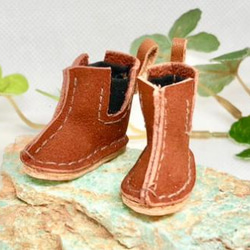 革細工　ミニチュアサイドゴアブーツ　miniature  boots. 1枚目の画像