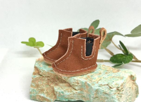 革細工　ミニチュアサイドゴアブーツ　miniature  boots. 3枚目の画像