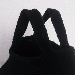 猫バッグ(白猫模様丸底：黒） ニットバッグ  編み物 ネコバッグ 5枚目の画像