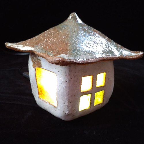 和紙と陶器の灯り・三日月窓の灯篭 スタンドライト・テーブルランプ