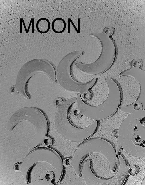 50 【送料無料】三日月 MOON シルバー15個　チャーム 2枚目の画像