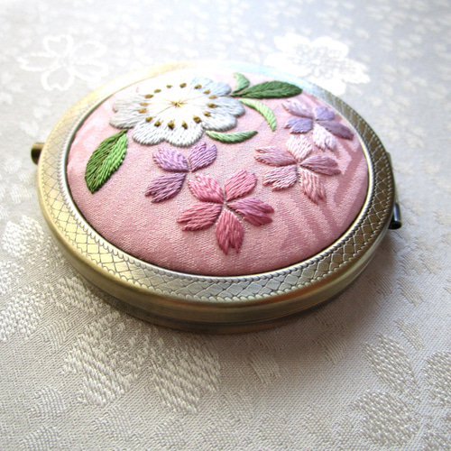 チョゴリピンクの花柄刺繍 Berry Rose刺繍*〜 | ピンクハウス | 松坂屋名古屋店公式 SHOP BLOG