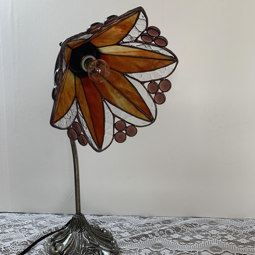 ステンドグラスランプ《リリー》オレンジ スタンドライト・テーブル