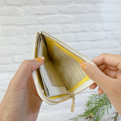 薄くて軽いコンパクトな財布 10枚カードポケット  シュリンク ホワイト squeeze 3枚目の画像