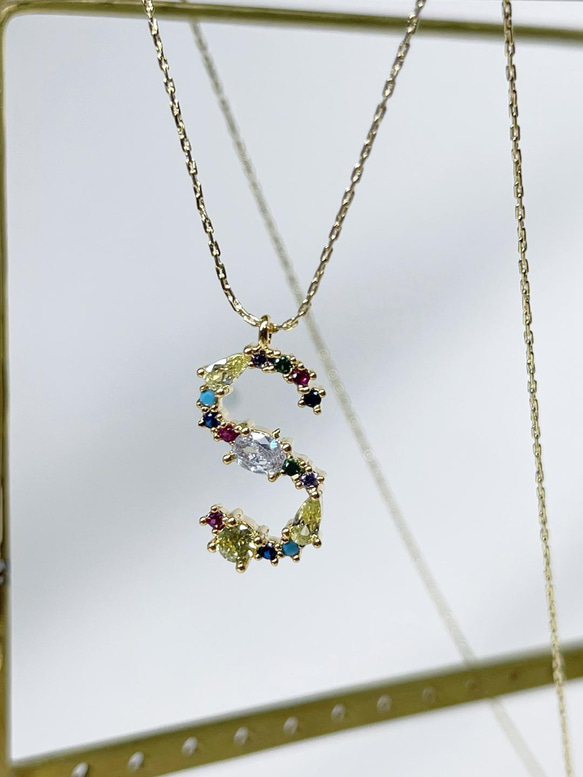 NaNa jewelry キュービックイニシャルのネックレス 4枚目の画像