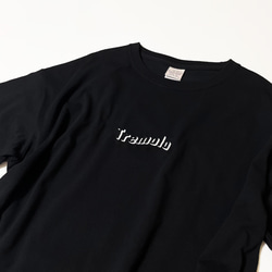 エフェクター トレモロをデザインした刺繍ビックシルエットTシャツ  【ブラック】程よい厚さ生地の半袖クルーネック 1枚目の画像