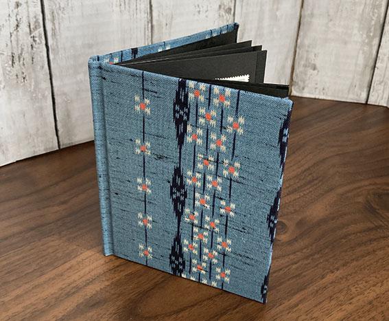 切手・ストックブック・青・1冊・厘単位切手・銭単位切手等・294枚 切手・ストックブック・青・1冊・厘単位切手・銭単位切手等・294枚