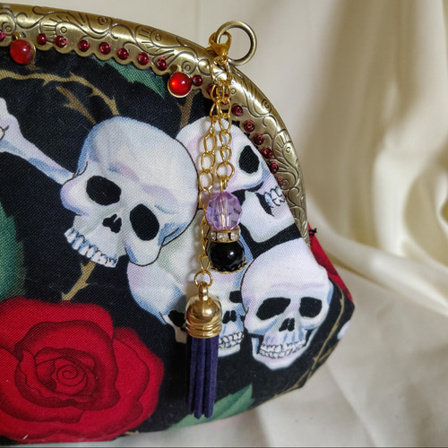 薔薇とドクロ☆がま口 ポーチ クラッチバッグ☆アレキサンダーヘンリー