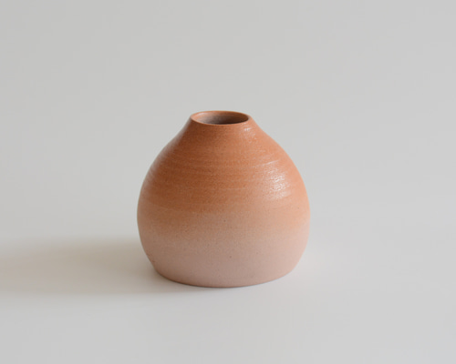 備前焼 小さな丸い一輪挿し【胡麻】【D】 【陶器・花器・花入れ