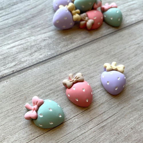 くすみカラーいちごパーツ 3色9個セット その他素材 ribbonmartjapan